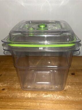 FoodSaver 8 Cup Fresh Vacuum Packed Container Clear